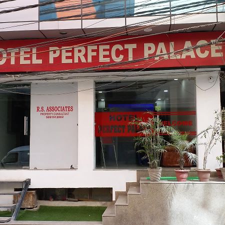 Hotel Perfect Palace New Delhi Exteriör bild