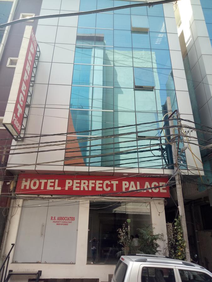 Hotel Perfect Palace New Delhi Exteriör bild