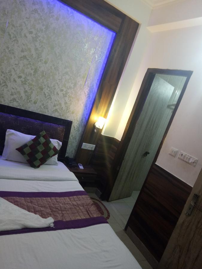 Hotel Perfect Palace New Delhi Exteriör bild