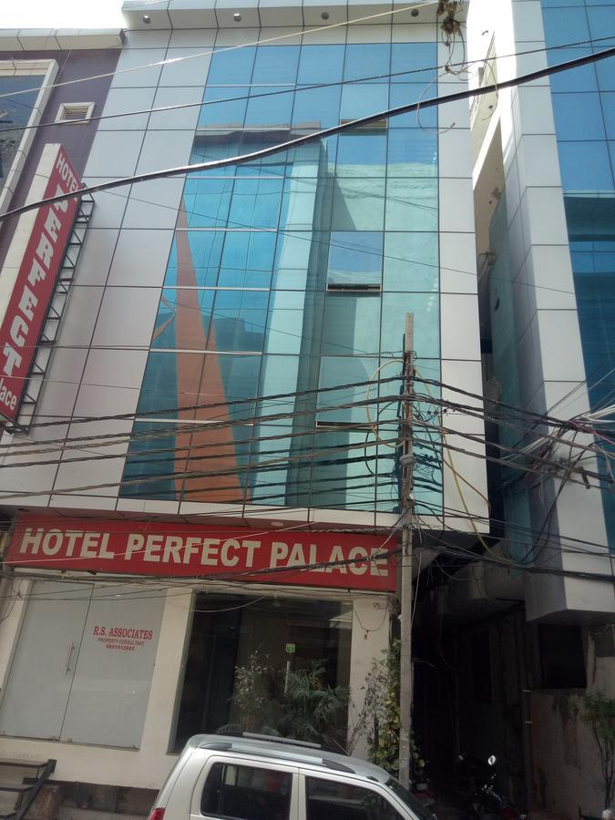 Hotel Perfect Palace New Delhi Exteriör bild