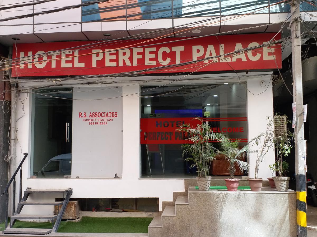 Hotel Perfect Palace New Delhi Exteriör bild