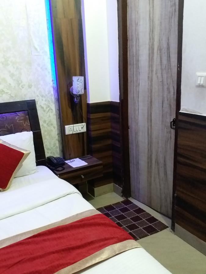 Hotel Perfect Palace New Delhi Exteriör bild