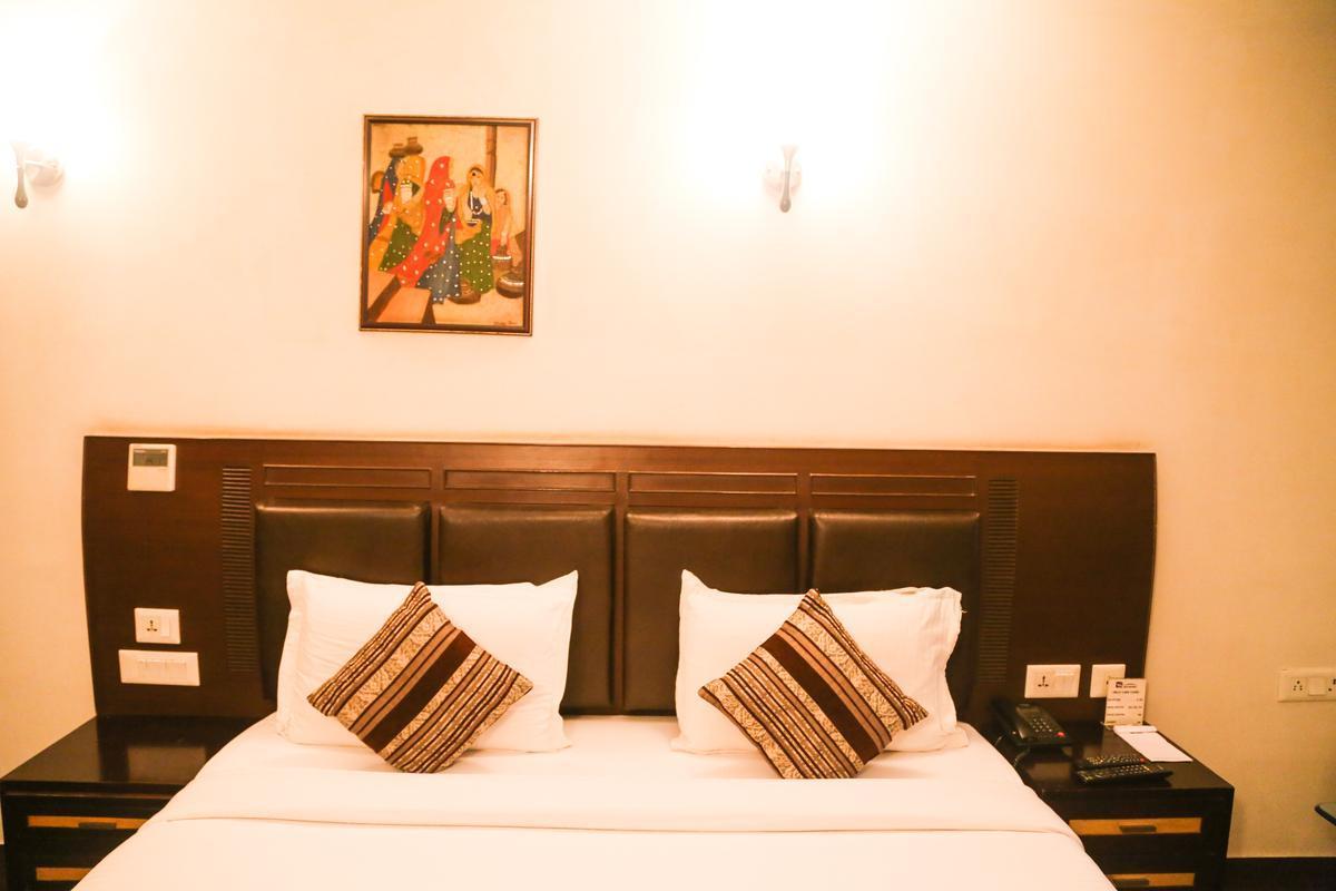 Hotel Perfect Palace New Delhi Exteriör bild